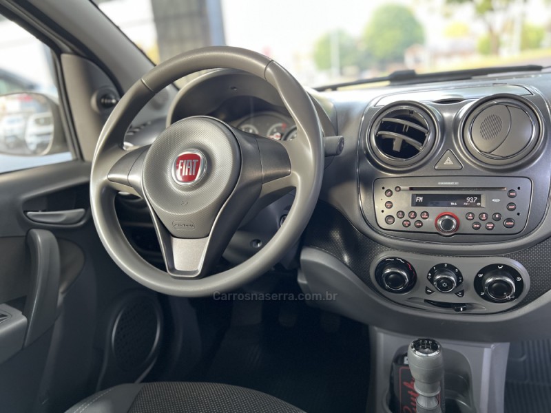 PALIO 1.6 MPI ESSENCE 16V FLEX 4P MANUAL - 2015 - BOM PRINCíPIO