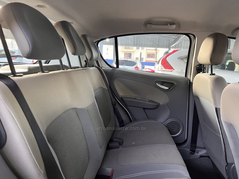 PALIO 1.6 MPI ESSENCE 16V FLEX 4P MANUAL - 2015 - BOM PRINCíPIO