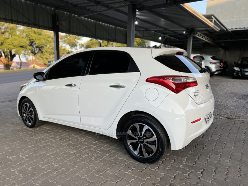 HB20 1.0 COPA DO MUNDO 12V FLEX 4P MANUAL - 2015 - BOM PRINCíPIO
