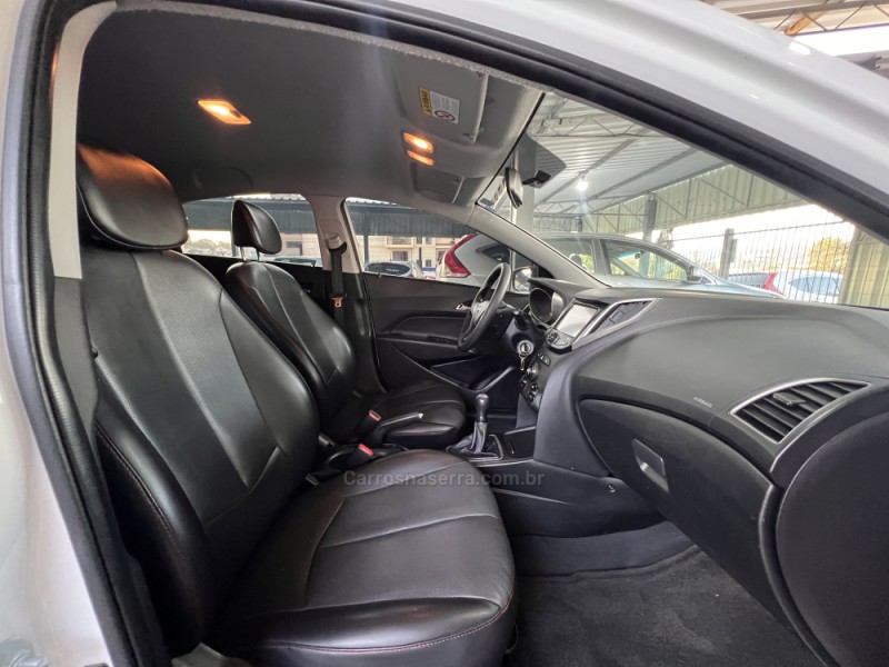 HB20 1.0 COPA DO MUNDO 12V FLEX 4P MANUAL - 2015 - BOM PRINCíPIO