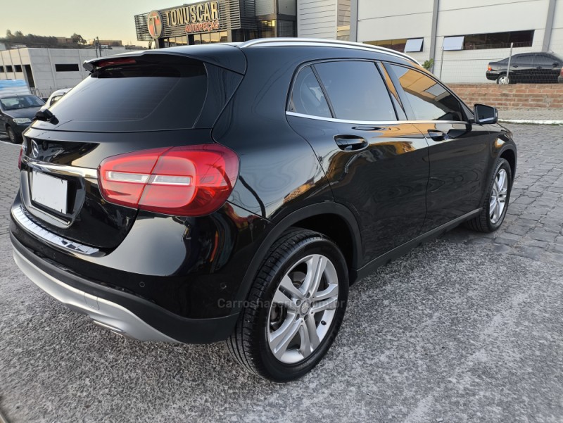 GLA 200 1.6 CGI STYLE 16V TURBO FLEX 4P AUTOMÁTICO - 2017 - FARROUPILHA