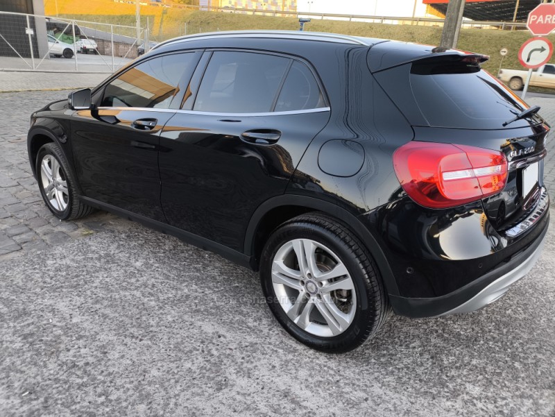GLA 200 1.6 CGI STYLE 16V TURBO FLEX 4P AUTOMÁTICO - 2017 - FARROUPILHA