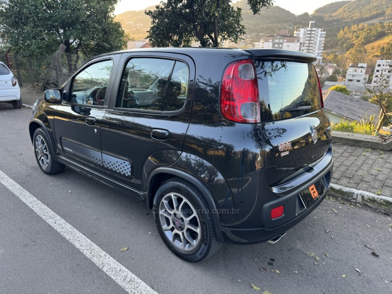 UNO 1.4 EVO SPORTING 8V FLEX 4P MANUAL - 2013 - NOVA ARAçá