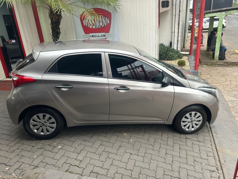 HB20 1.0 COMFORT 12V FLEX 4P MANUAL - 2016 - TRêS COROAS