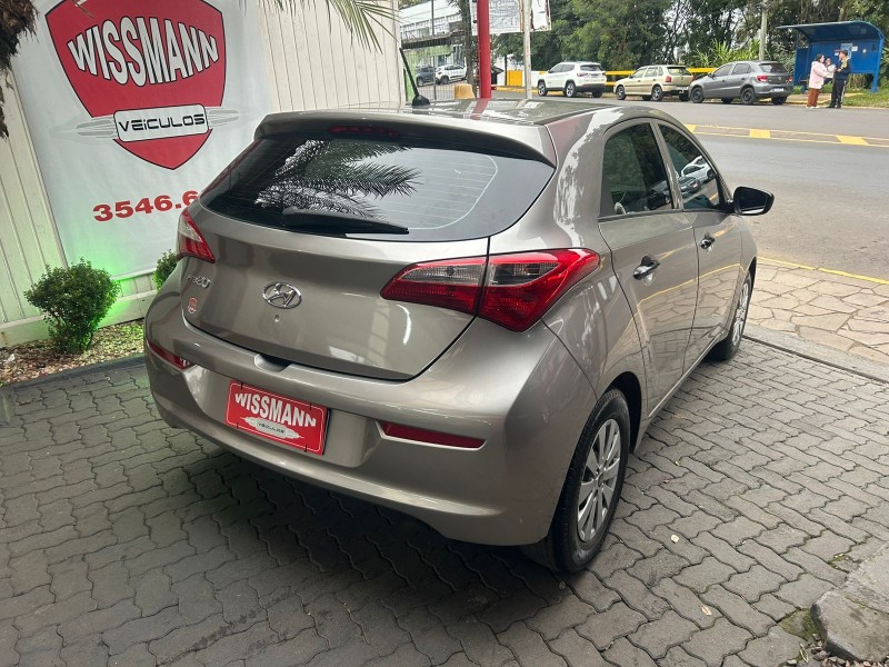 HB20 1.0 COMFORT 12V FLEX 4P MANUAL - 2016 - TRêS COROAS