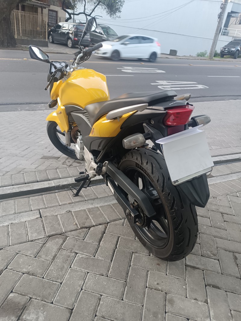 CB 300R ABS - 2013 - CAXIAS DO SUL