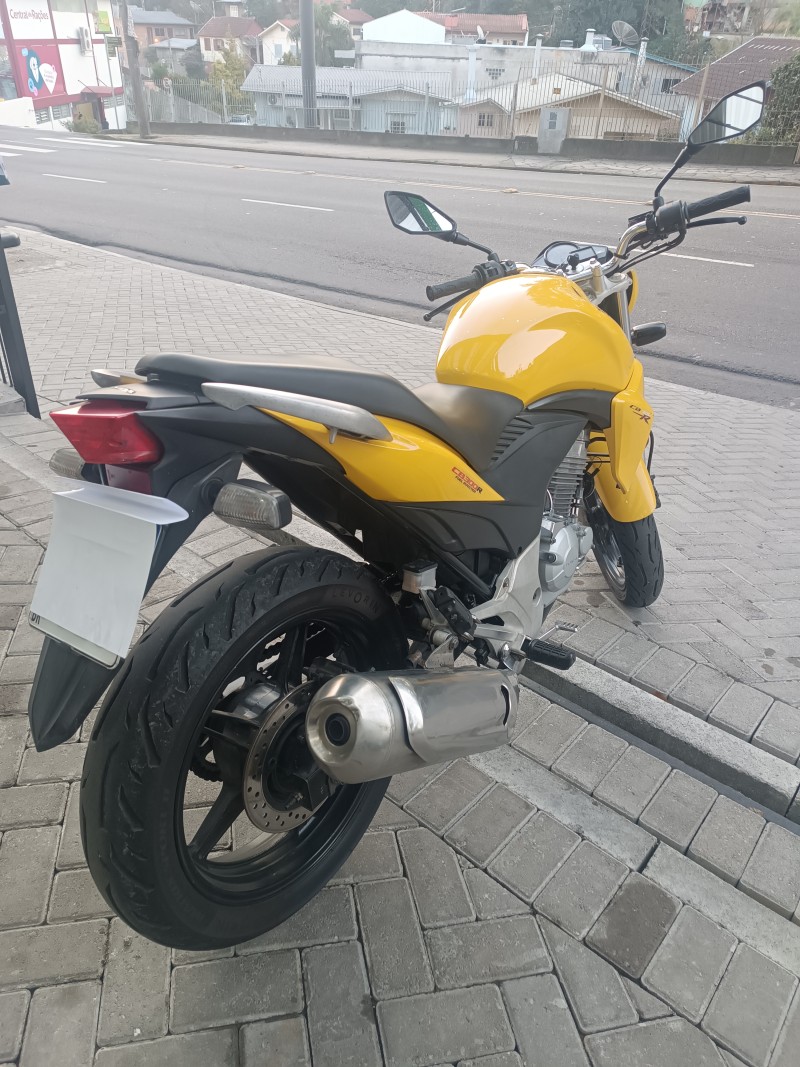 CB 300R ABS - 2013 - CAXIAS DO SUL