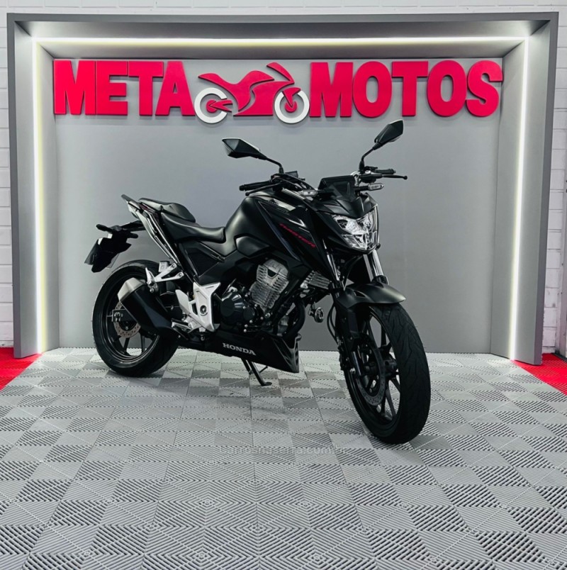 CB 300F TWISTER  - 2023 - CAMPO BOM