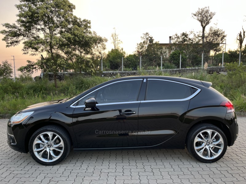 DS4 1.6 THP CHIC 165 16V TURBO GASOLINA 4P AUTOMÁTICO - 2015 - CAXIAS DO SUL