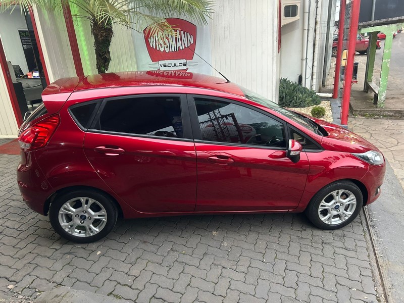 FIESTA 1.6 SE HATCH 16V FLEX 4P AUTOMÁTICO - 2016 - TRêS COROAS