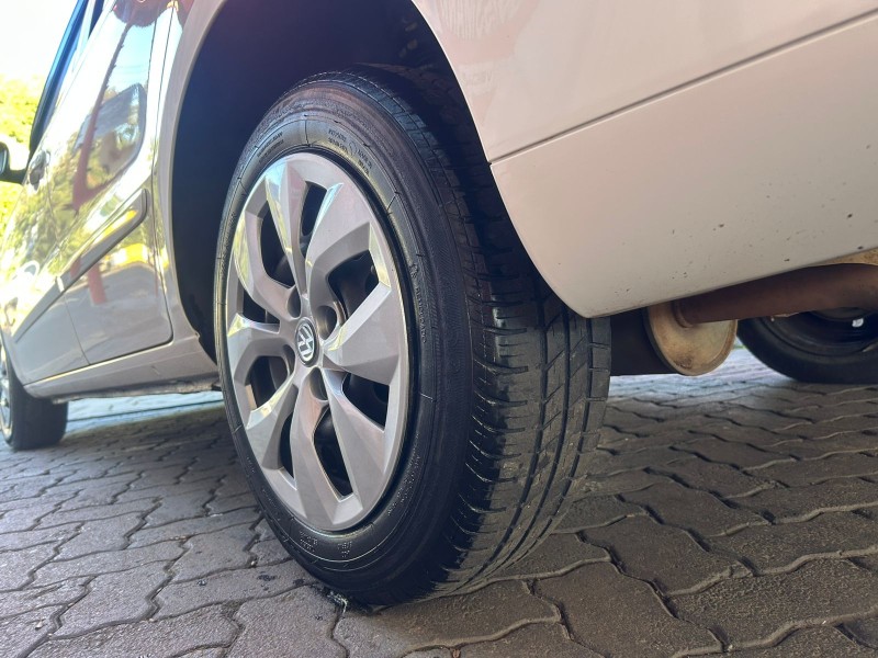 VOYAGE 1.0 MI CITY 8V FLEX 4P MANUAL - 2011 - TRêS COROAS