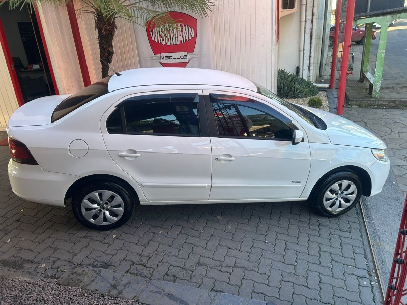 VOYAGE 1.0 MI CITY 8V FLEX 4P MANUAL - 2011 - TRêS COROAS