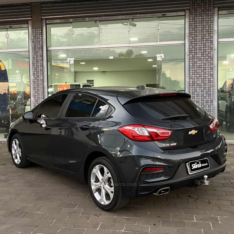 CRUZE 1.4 TURBO LT SPORT6 16V FLEX 4P AUTOMÁTICO - 2017 - VACARIA
