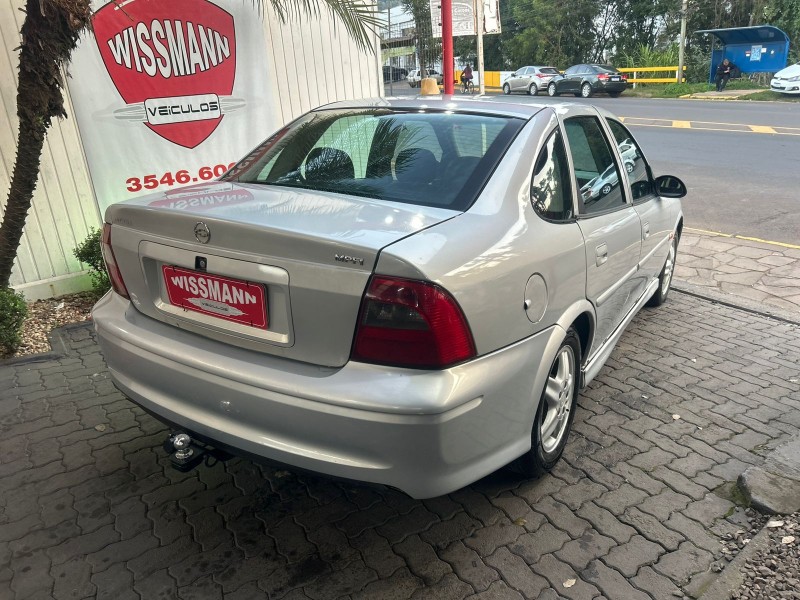 VECTRA 2.0 MPFI EXPRESSION 8V GASOLINA 4P MANUAL - 2002 - TRêS COROAS