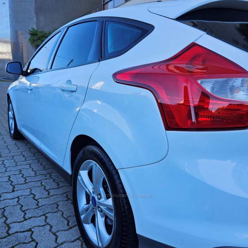 FOCUS 1.6 SE 16V FLEX 4P MANUAL - 2015 - BENTO GONçALVES