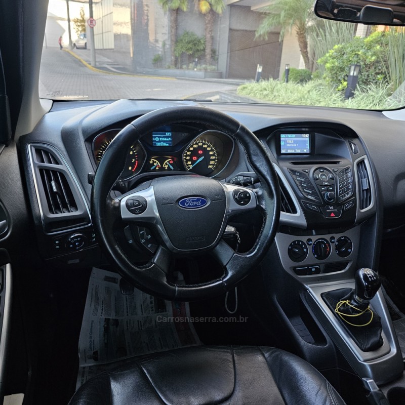 FOCUS 1.6 SE 16V FLEX 4P MANUAL - 2015 - BENTO GONçALVES