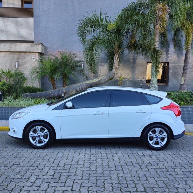 FOCUS 1.6 SE 16V FLEX 4P MANUAL - 2015 - BENTO GONçALVES