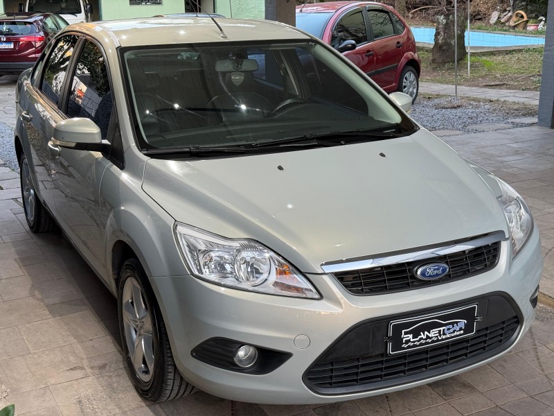 FOCUS 2.0 GLX SEDAN 16V FLEX 4P AUTOMÁTICO - 2011 - FARROUPILHA