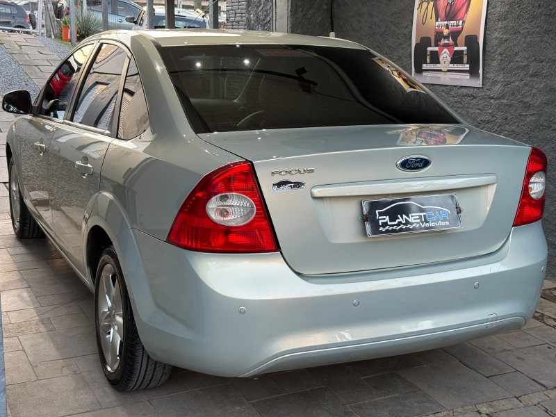 FOCUS 2.0 GLX SEDAN 16V FLEX 4P AUTOMÁTICO - 2011 - FARROUPILHA