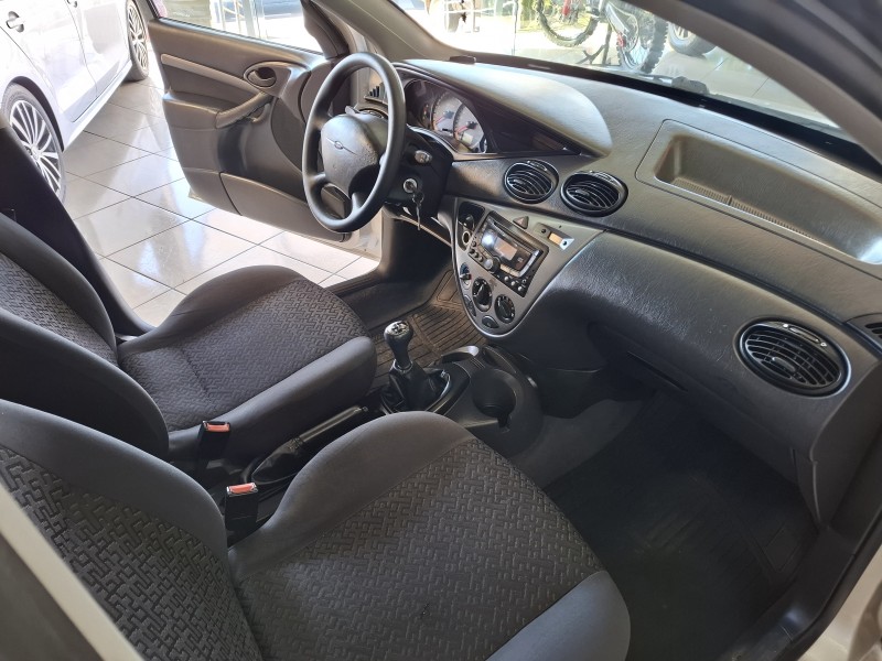 FOCUS 1.6 GLX SEDAN 8V FLEX 4P MANUAL - 2009 - FARROUPILHA