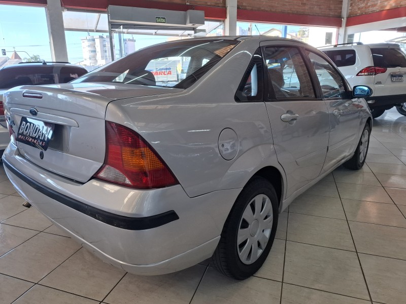 FOCUS 1.6 GLX SEDAN 8V FLEX 4P MANUAL - 2009 - FARROUPILHA