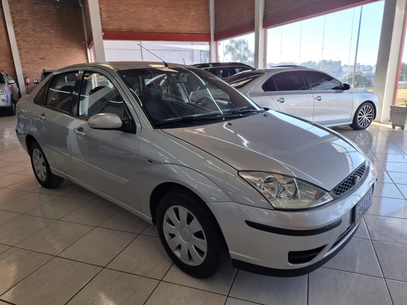 FOCUS 1.6 GLX SEDAN 8V FLEX 4P MANUAL - 2009 - FARROUPILHA