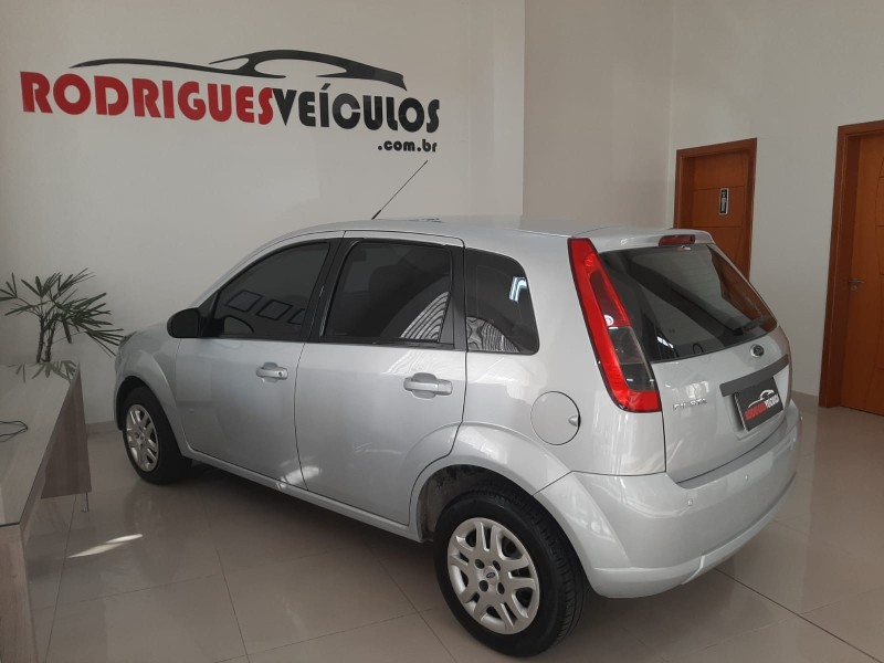 FIESTA 1.0 MPI CLASS HATCH 8V FLEX 4P MANUAL - 2014 - CAXIAS DO SUL