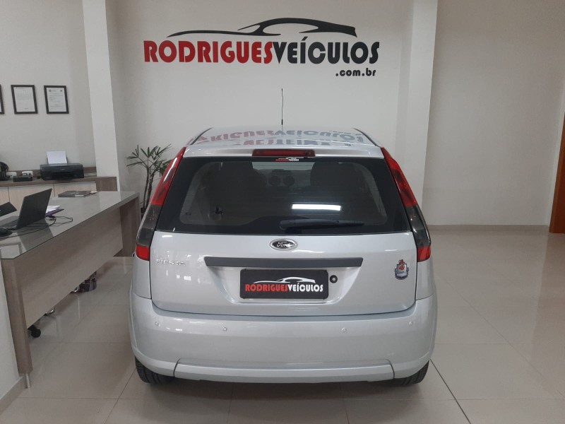 FIESTA 1.0 MPI CLASS HATCH 8V FLEX 4P MANUAL - 2014 - CAXIAS DO SUL