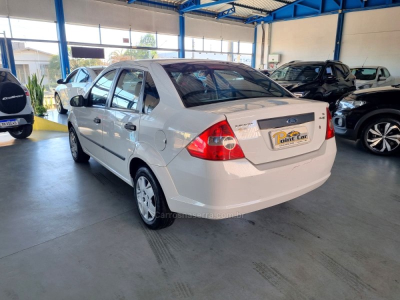 FIESTA 1.6 MPI SEDAN 8V FLEX 4P MANUAL - 2005 - VACARIA
