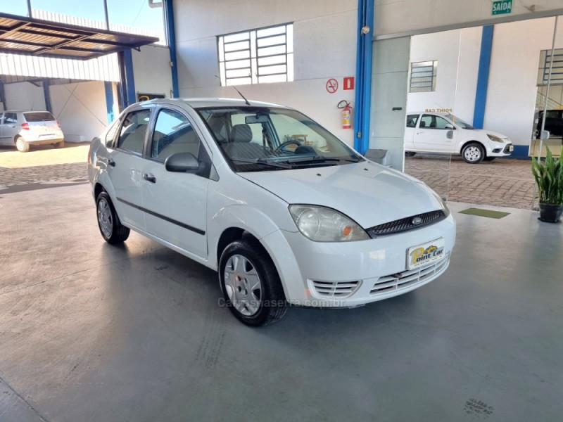 fiesta 1.6 mpi sedan 8v flex 4p manual 2005 vacaria