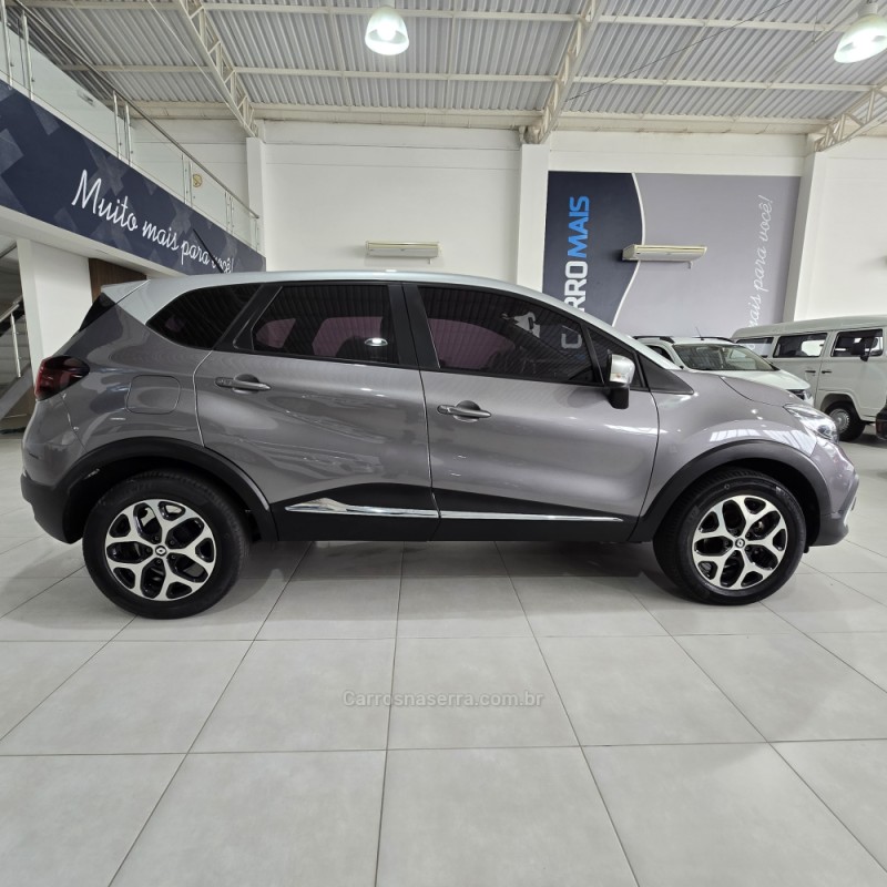 CAPTUR 1.3 INTENSE TURBO 16V FLEX 5P AUTOMÁTICO - 2022 - SANTA CRUZ DO SUL