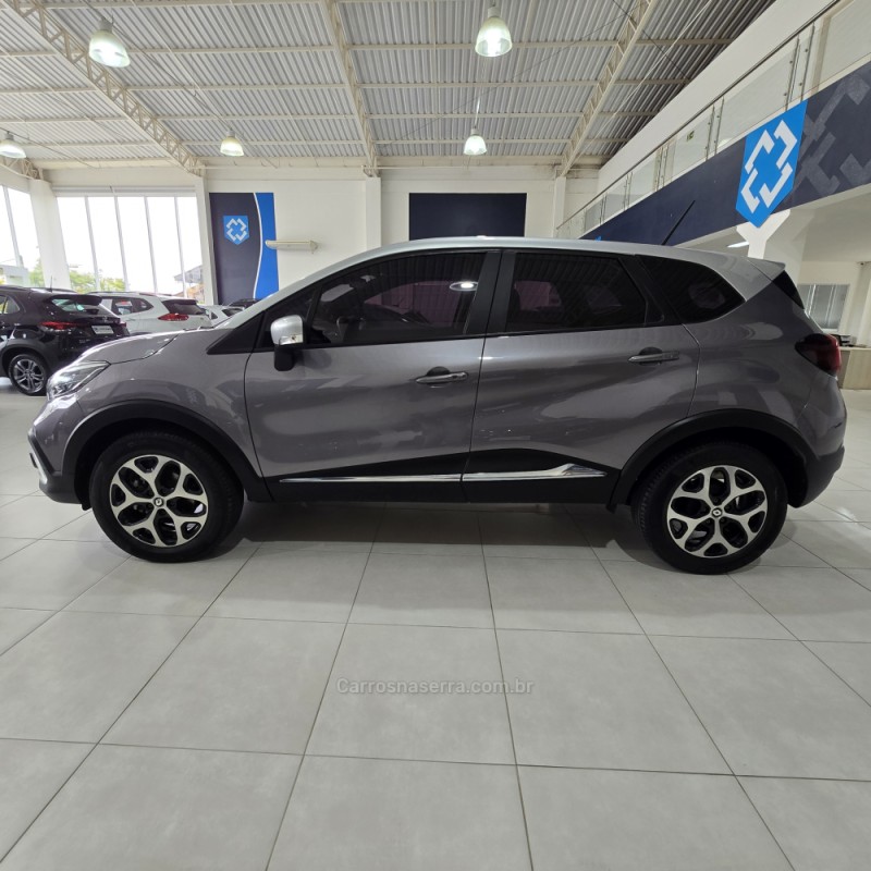 CAPTUR 1.3 INTENSE TURBO 16V FLEX 5P AUTOMÁTICO - 2022 - SANTA CRUZ DO SUL