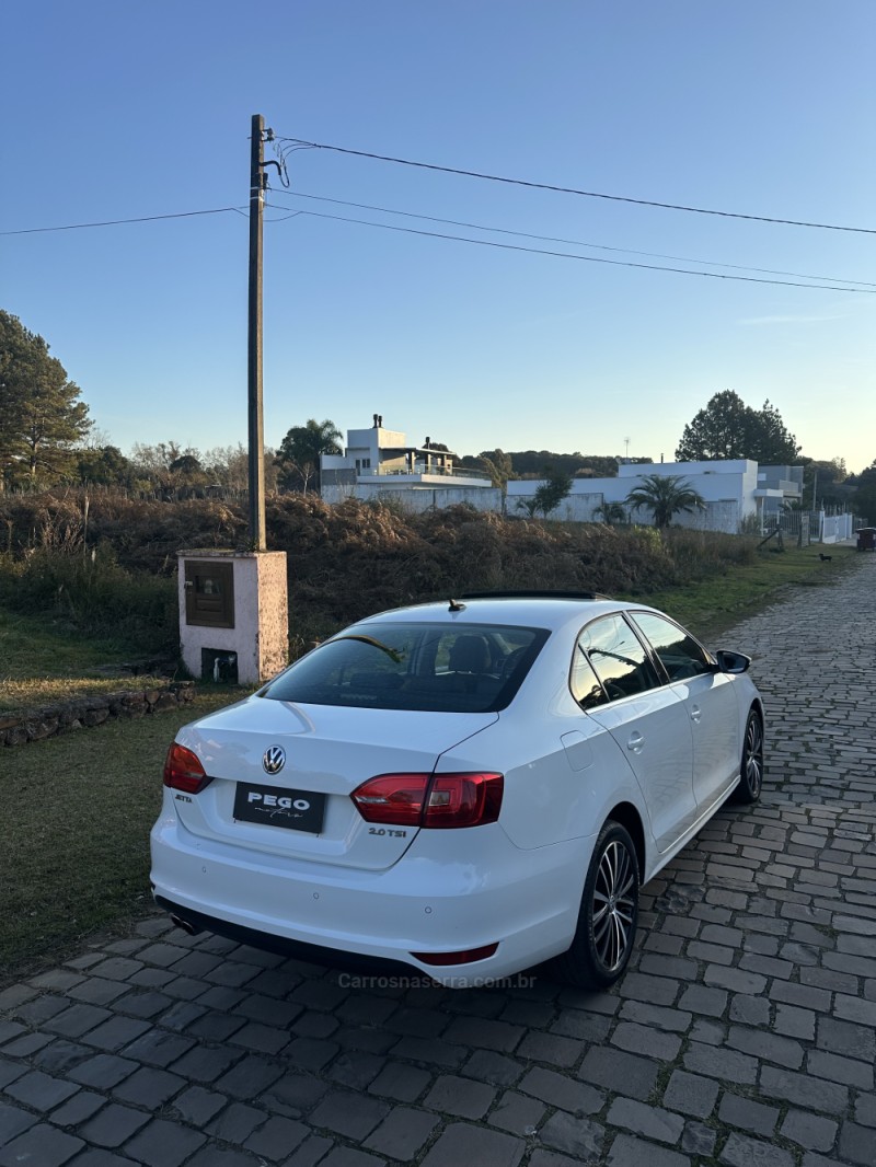JETTA 2.0 TSI HIGHLINE 200CV GASOLINA 4P TIPTRONIC - 2012 - BENTO GONçALVES