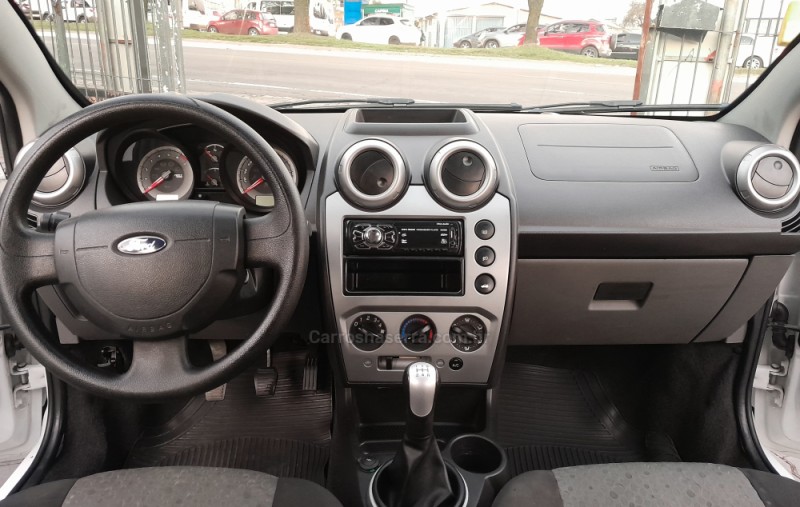 FIESTA 1.6 ROCAM SE 8V FLEX 4P MANUAL - 2014 - CAXIAS DO SUL