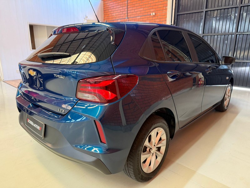 ONIX 1.0 LTZ 12V TURBO FLEX 4P MANUAL - 2022 - BENTO GONçALVES