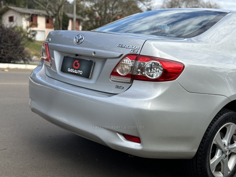 COROLLA 2.0 XEI 16V FLEX 4P AUTOMÁTICO - 2013 - NOVA PRATA