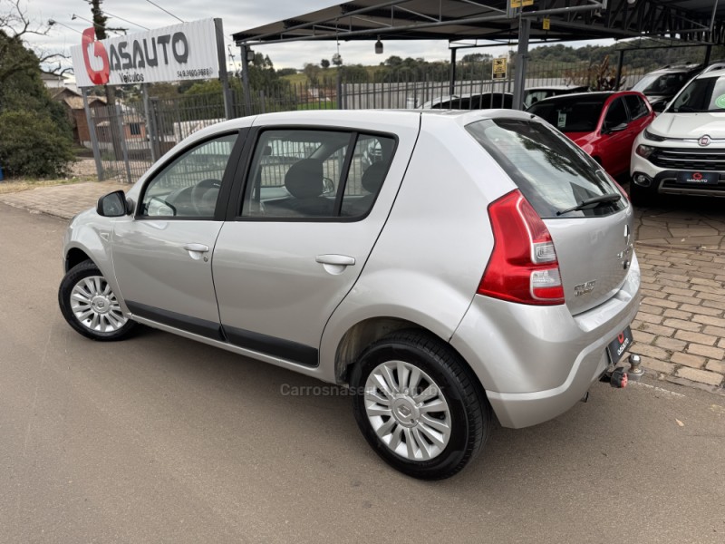 SANDERO 1.6 PRIVILÉGE 8V FLEX 4P MANUAL - 2013 - NOVA PRATA