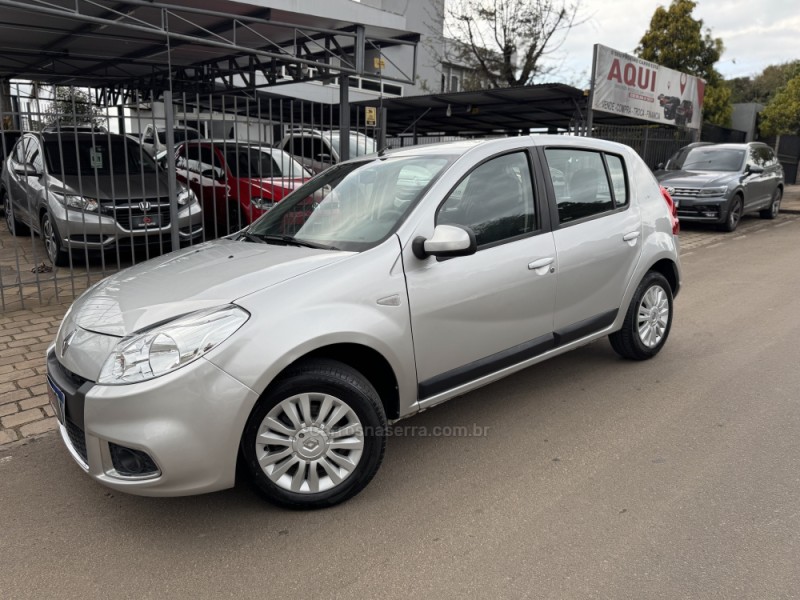 SANDERO 1.6 PRIVILÉGE 8V FLEX 4P MANUAL - 2013 - NOVA PRATA