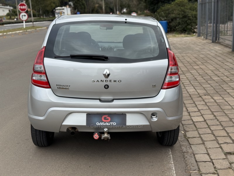 SANDERO 1.6 PRIVILÉGE 8V FLEX 4P MANUAL - 2013 - NOVA PRATA