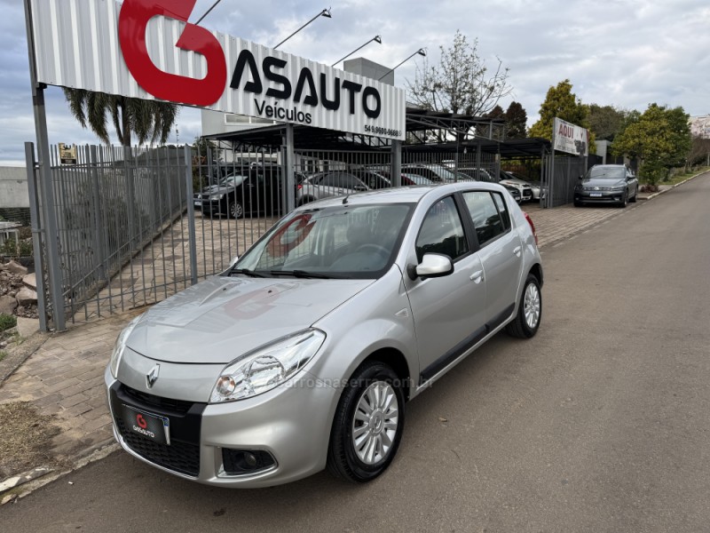 SANDERO 1.6 PRIVILÉGE 8V FLEX 4P MANUAL - 2013 - NOVA PRATA