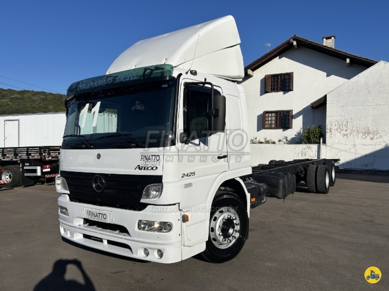 ATEGO 2425 3 EIXOS - 2011 - GARIBALDI