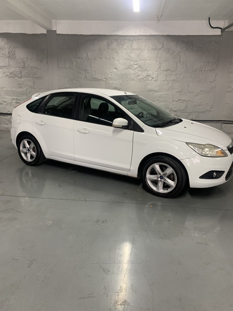 FOCUS 1.6 SE 16V FLEX 4P MANUAL - 2011 - FARROUPILHA