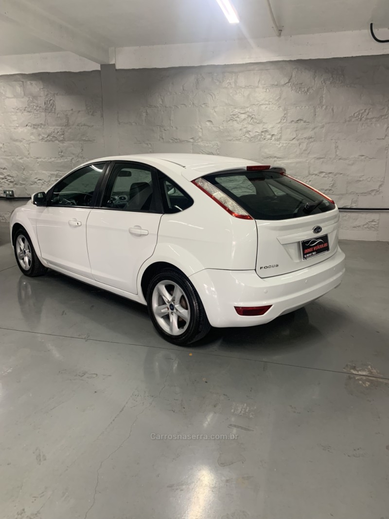 FOCUS 1.6 SE 16V FLEX 4P MANUAL - 2011 - FARROUPILHA