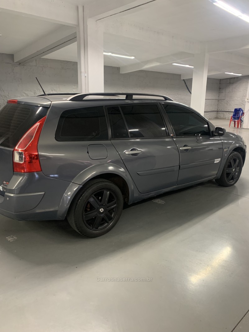 MÉGANE 1.6 DYNAMIQUE GRAND TOUR 16V FLEX 4P MANUAL - 2012 - FARROUPILHA