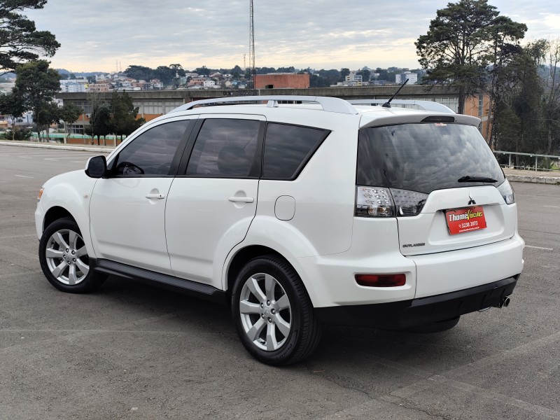 OUTLANDER 3.0 GT 4X4 V6 24V GASOLINA 4P AUTOMÁTICO - 2011 - CAXIAS DO SUL