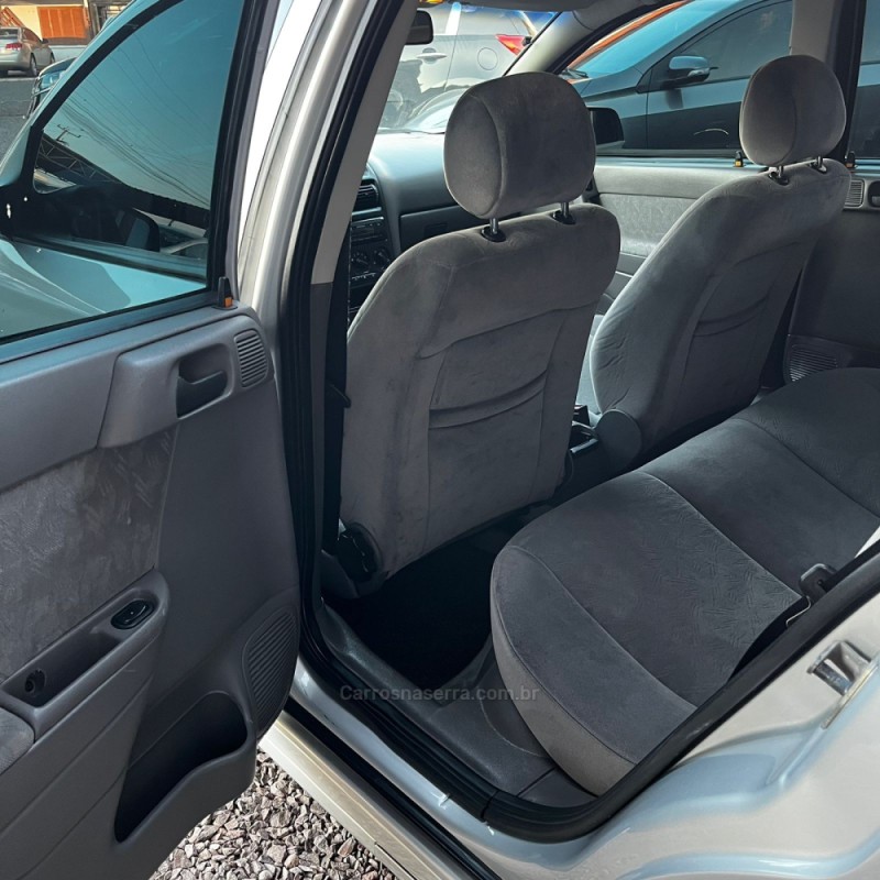 ASTRA 2.0 MPFI EXPRESSION SEDAN 8V GASOLINA 4P MANUAL - 2002 - LAJEADO