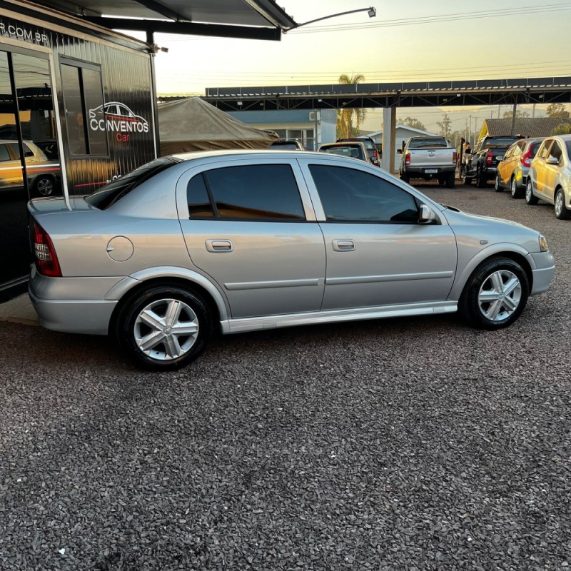 ASTRA 2.0 MPFI EXPRESSION SEDAN 8V GASOLINA 4P MANUAL - 2002 - LAJEADO