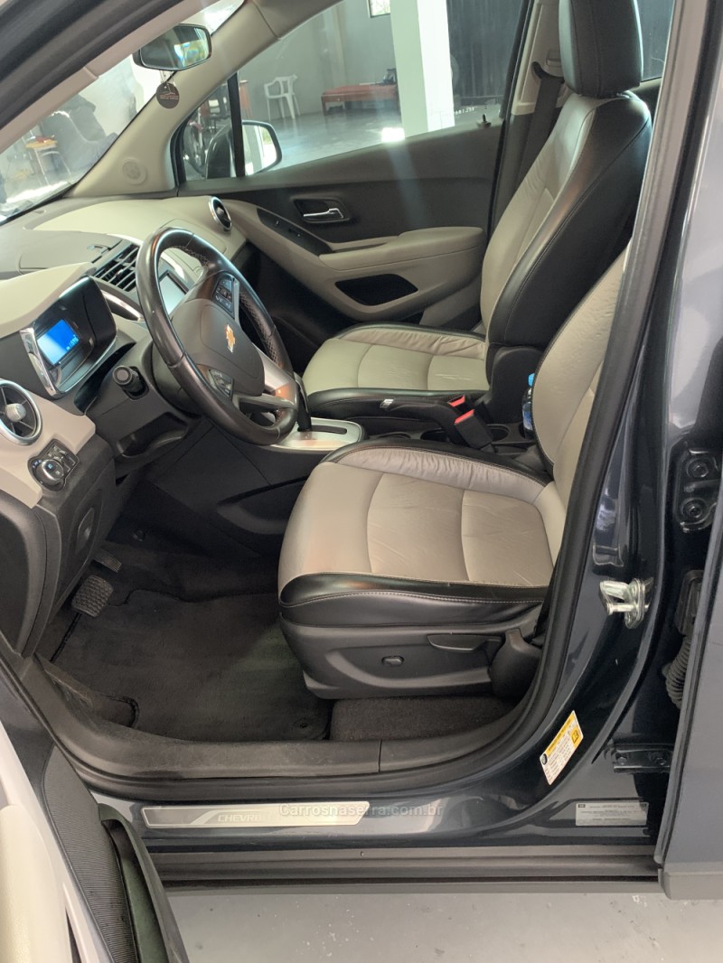 TRACKER 1.8 MPFI LTZ 4X2 16V FLEX 4P AUTOMÁTICO - 2015 - FARROUPILHA