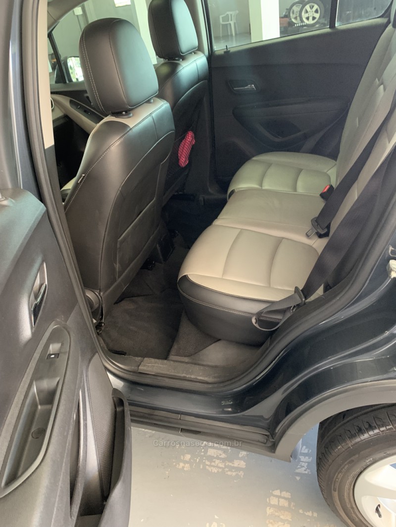 TRACKER 1.8 MPFI LTZ 4X2 16V FLEX 4P AUTOMÁTICO - 2015 - FARROUPILHA