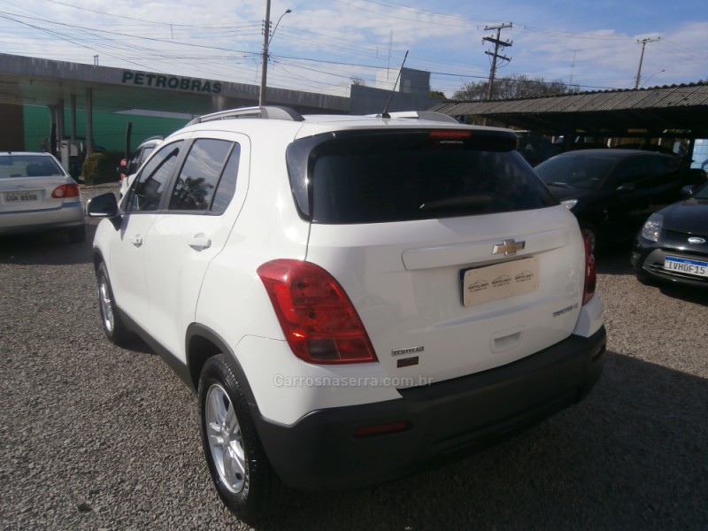 TRACKER 1.8 MPFI LT 4X2 16V FLEX 4P AUTOMÁTICO - 2016 - FARROUPILHA